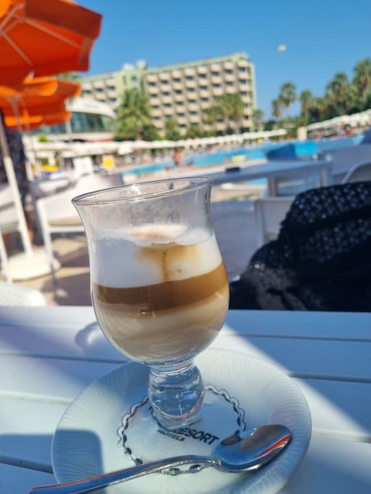 Pool VONRESORT Golden Coast