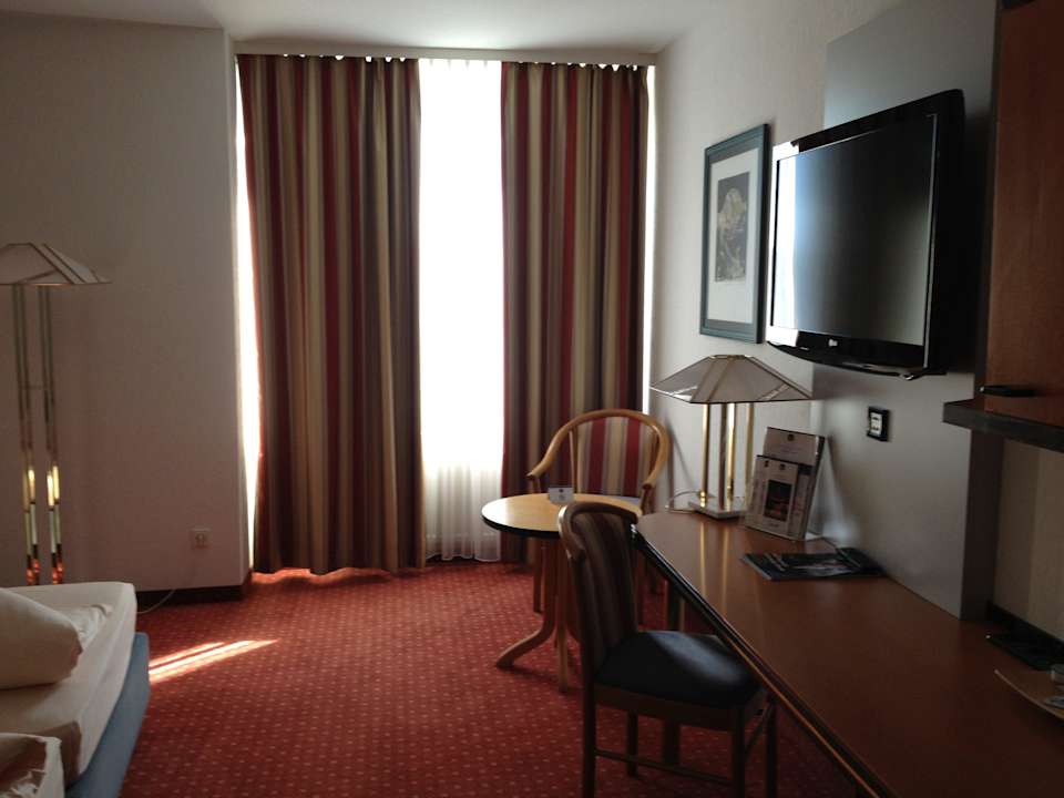Fenster zur Stadt Best Western Plus Palatin Kongresshotel
