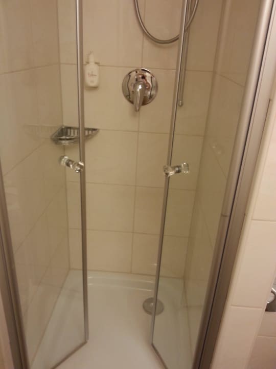 Dusche Hotel Panorama Hamburg-Billstedt