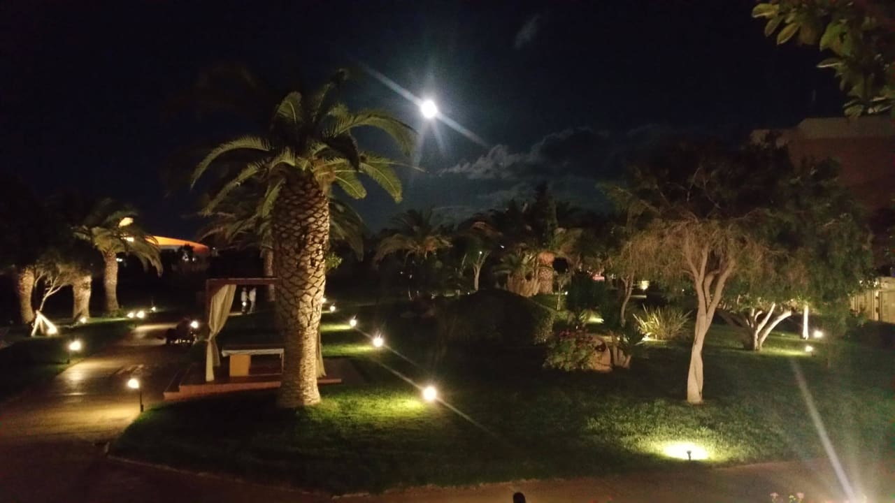 Abendstimmung Anissa Beach & Village