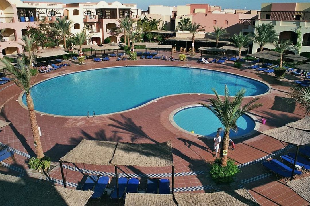 Kleine Poolanlage mit Blick vom Zimmer Jaz Makadi Saraya Resort