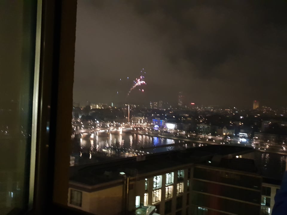 Ausblick Adina Apartment Hotel Frankfurt Neue Oper