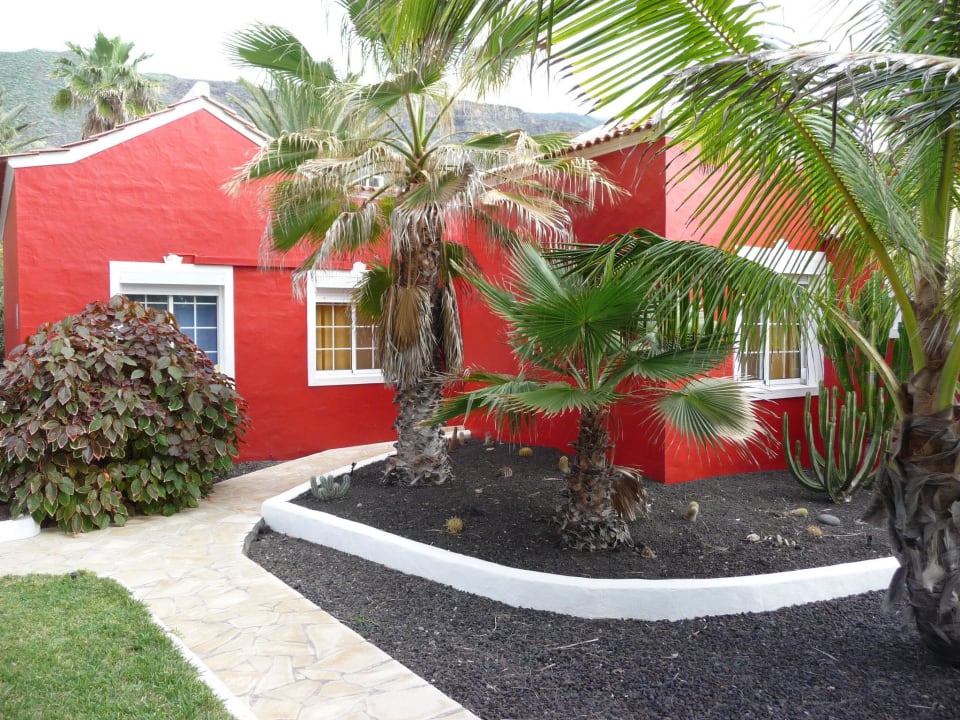 Außenansicht vom Garten Bungalows Charco Verde