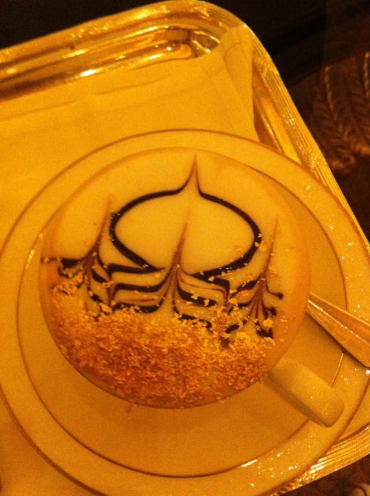 Diesen Kaffee gibt es nur im Emirates Emirates Palace Mandarin Oriental