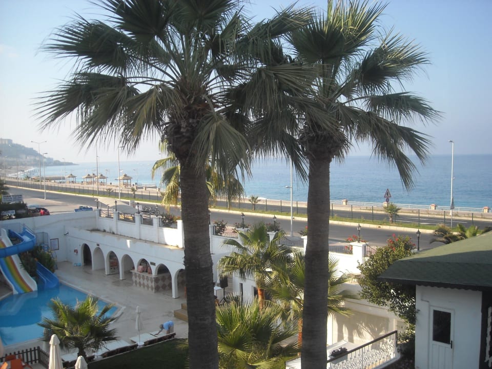 Výhled z restaurace Xeno Club Mare Hotel