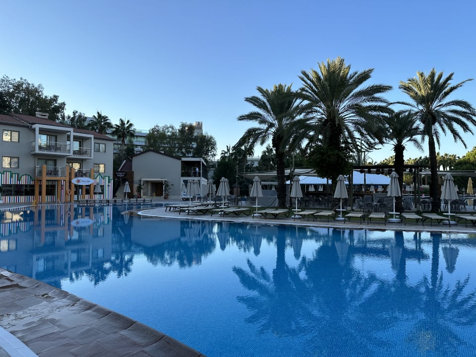 Pool Arum Barut Collection