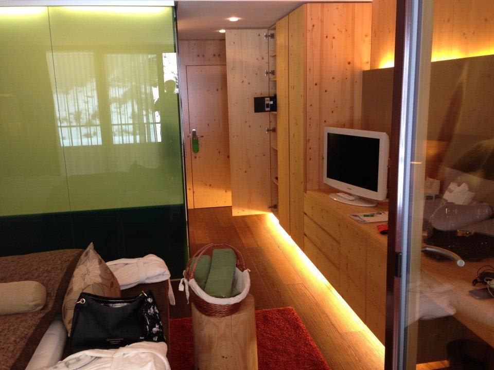 Zimmer sehr schmal Spa Hotel Zedern Klang