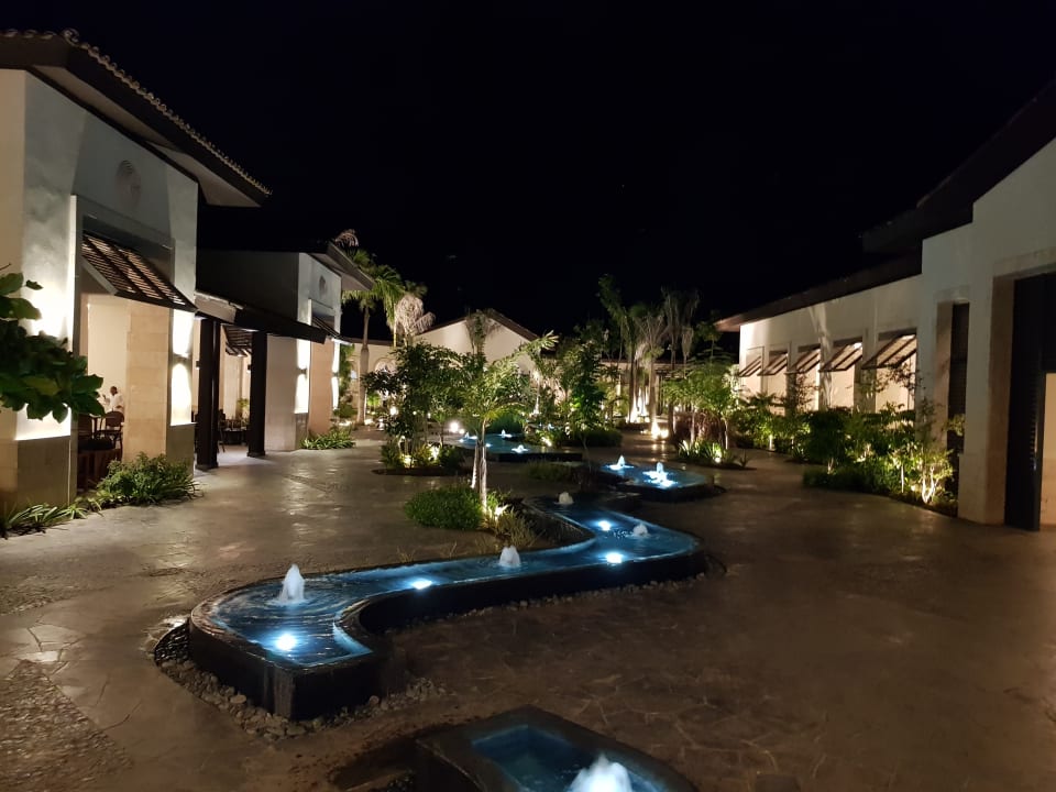 Pool Lopesan Costa Bávaro Resort, Spa & Casino