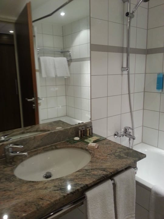 Bad mit Wanne Moxy Bochum