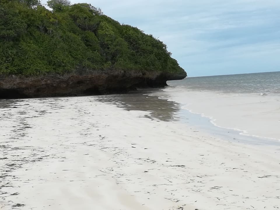 Strand Travellers Beach Hotel & Club