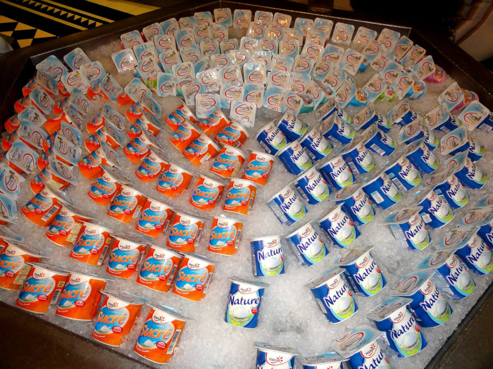 Joghurt-Auswahl zum Frühstück La Creole Beach Hotel & Spa
