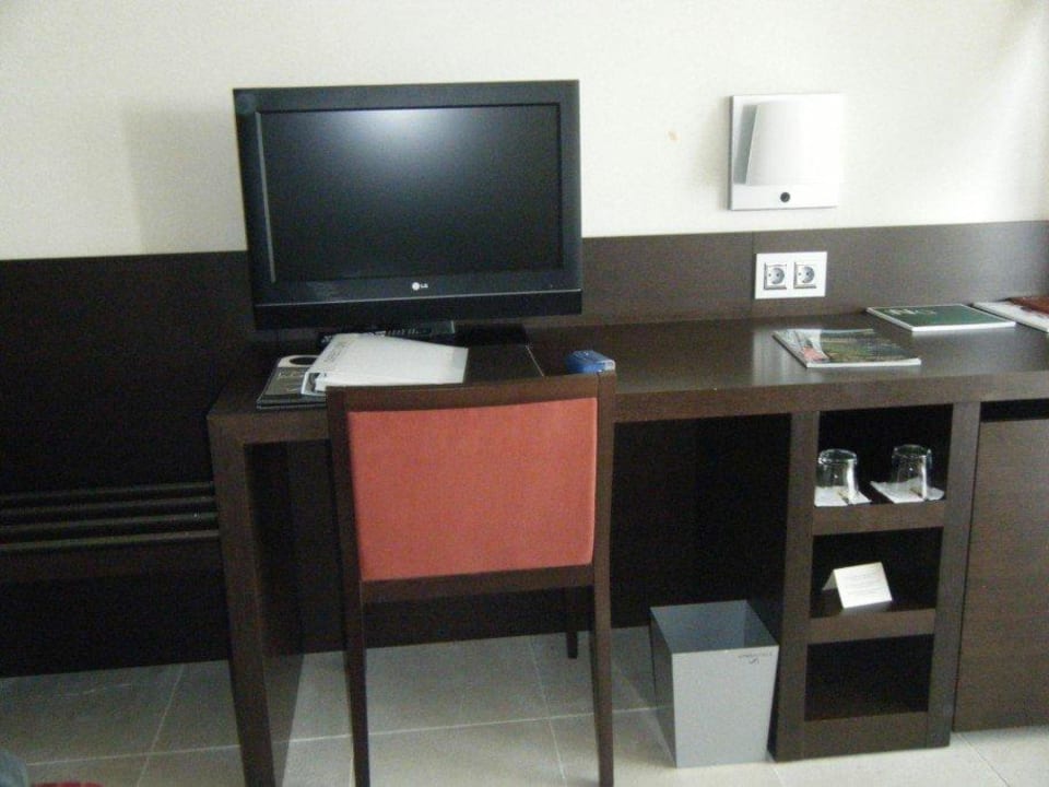 TV  Hotel Apsis Mas Solà