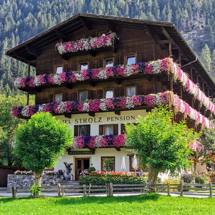 Außenansicht Hotel & Pension Strolz