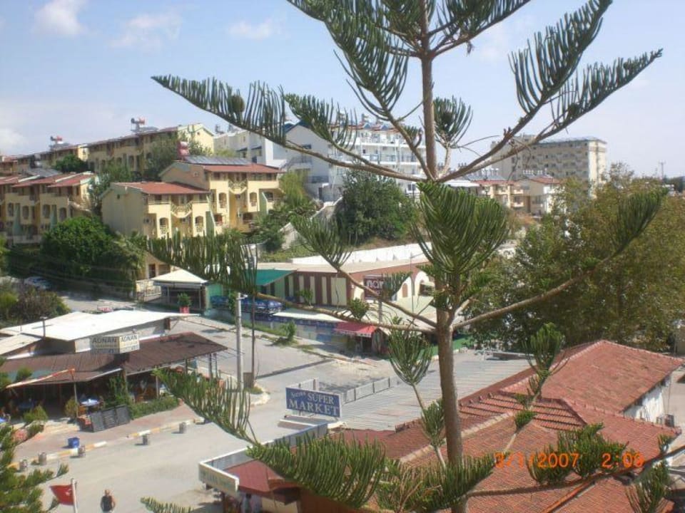 Adnan Lounge, gegenüber dem Hotel Sirma Hotel Sirma