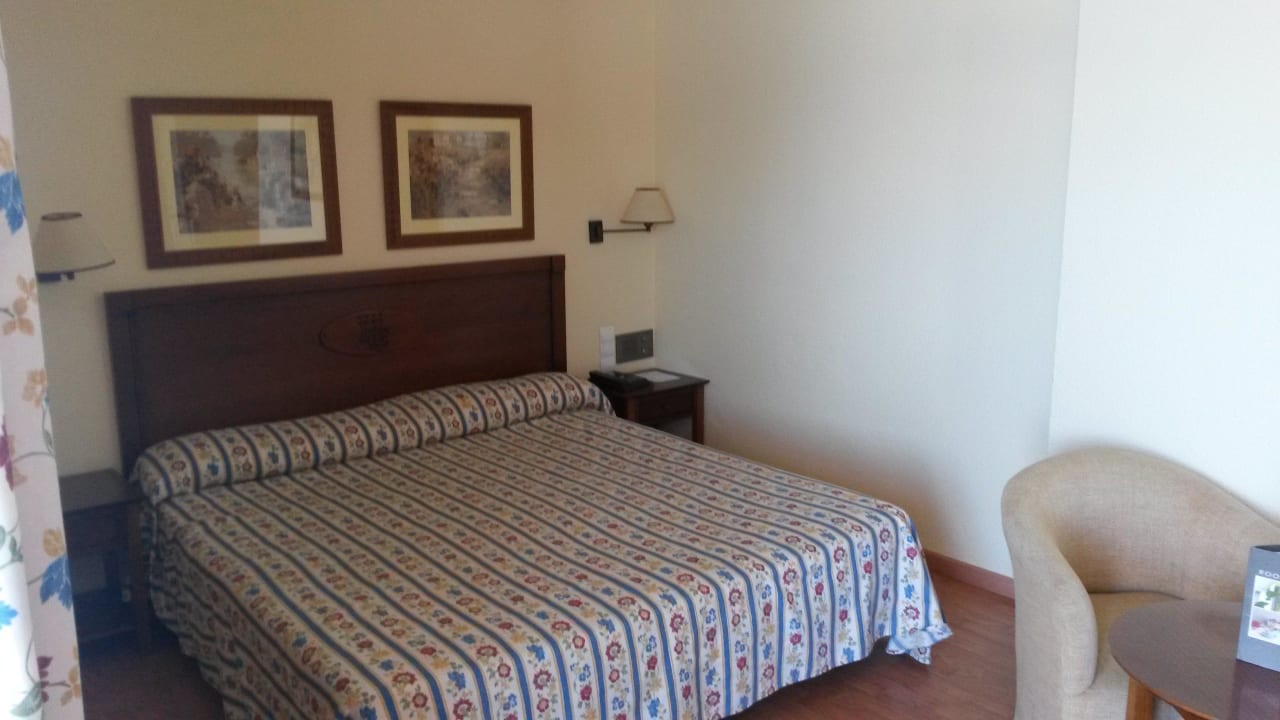 Blick in Richtung Bett BLUESEA Gran Cervantes