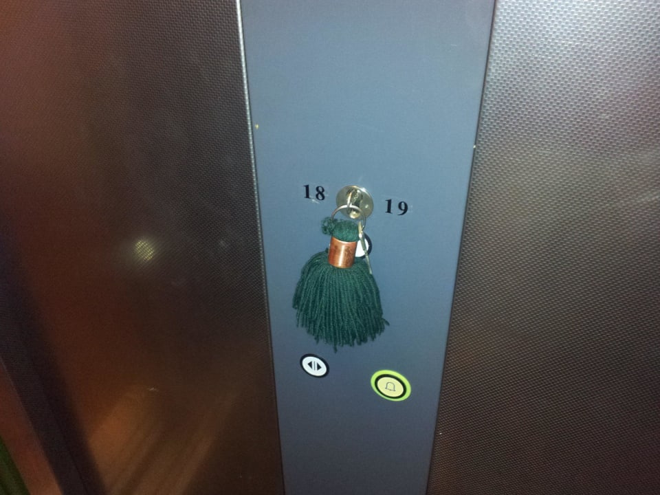 Mit dem Aufzug geht es in Ferienwohnung 18 oder 19 Landgasthaus Sternen