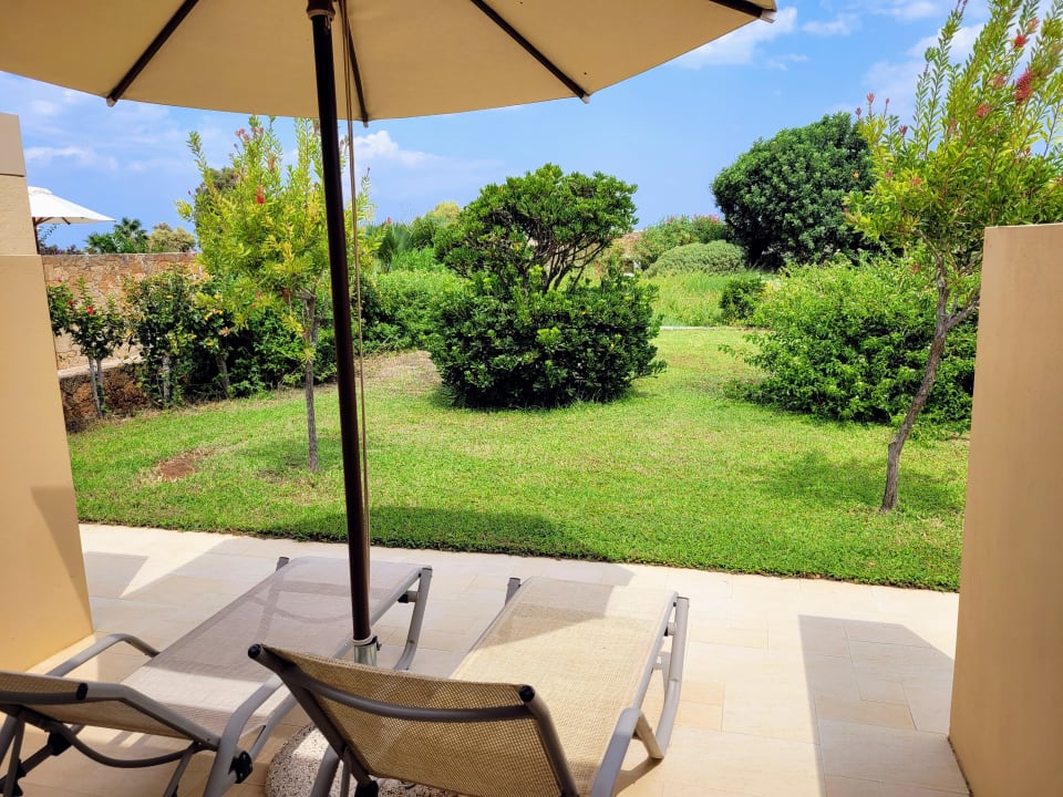 Gartenanlage Kernos Beach Hotel & Bungalows
