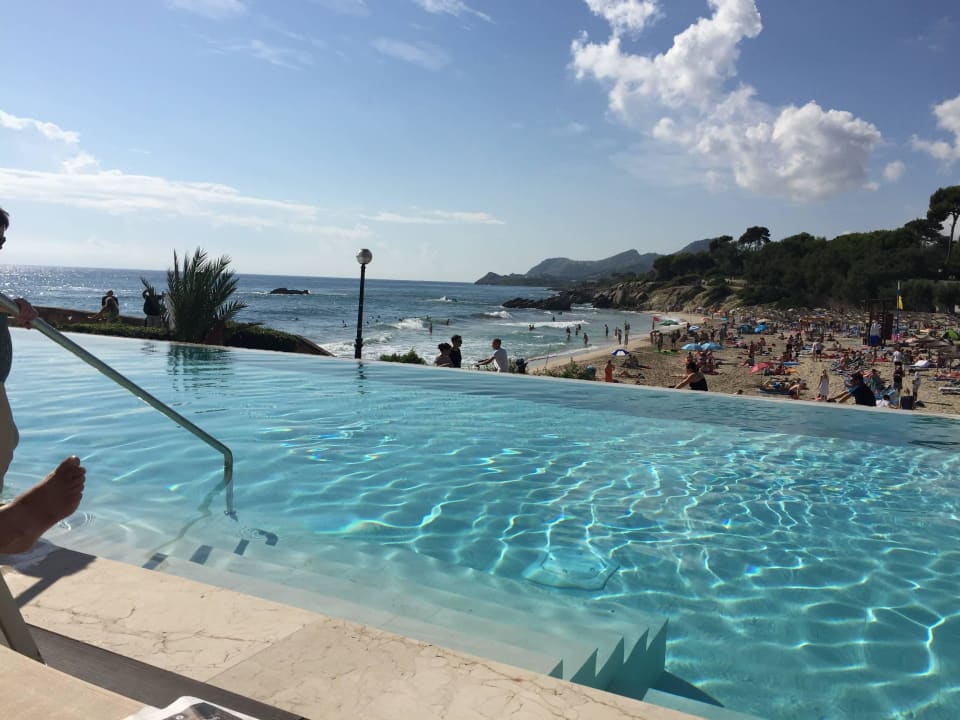 Überlaufpool mit Meerblick und Unterwassermusik  Son Moll Sentits Hotel & Spa