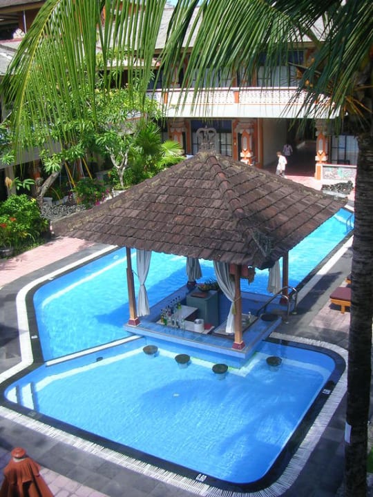 Kleiner Pool von der Terrasse aus fotografiert Hotel Wina Holiday Villa