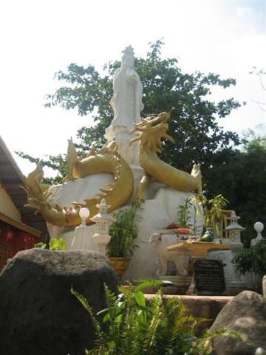 Schöne Statue Baan Khaolak Beach Resort