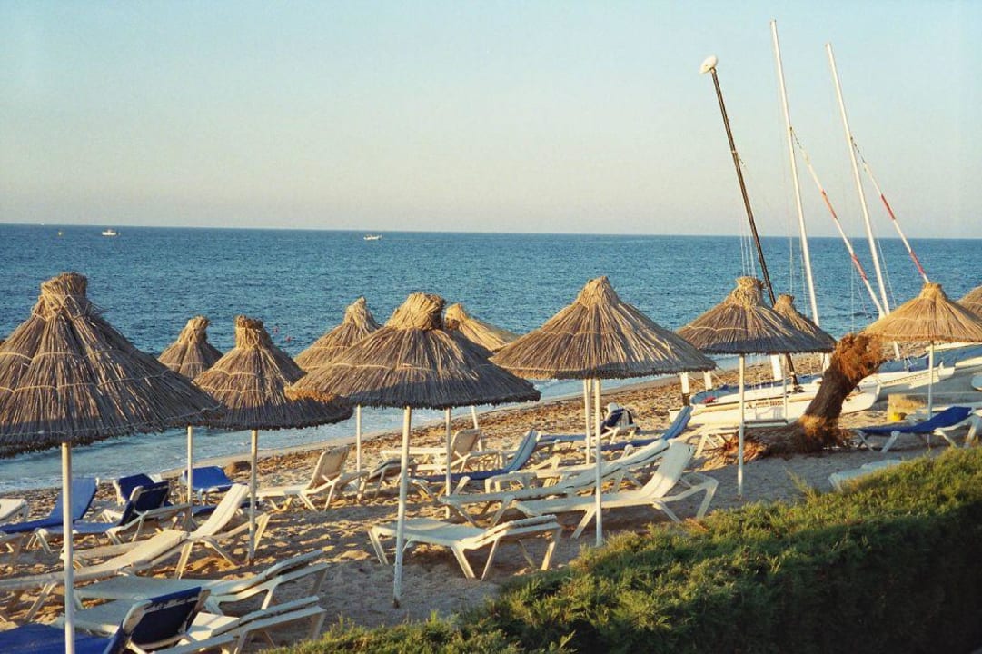 Am Strand rechts abends ca 19Uhr Mitsis Cretan Village