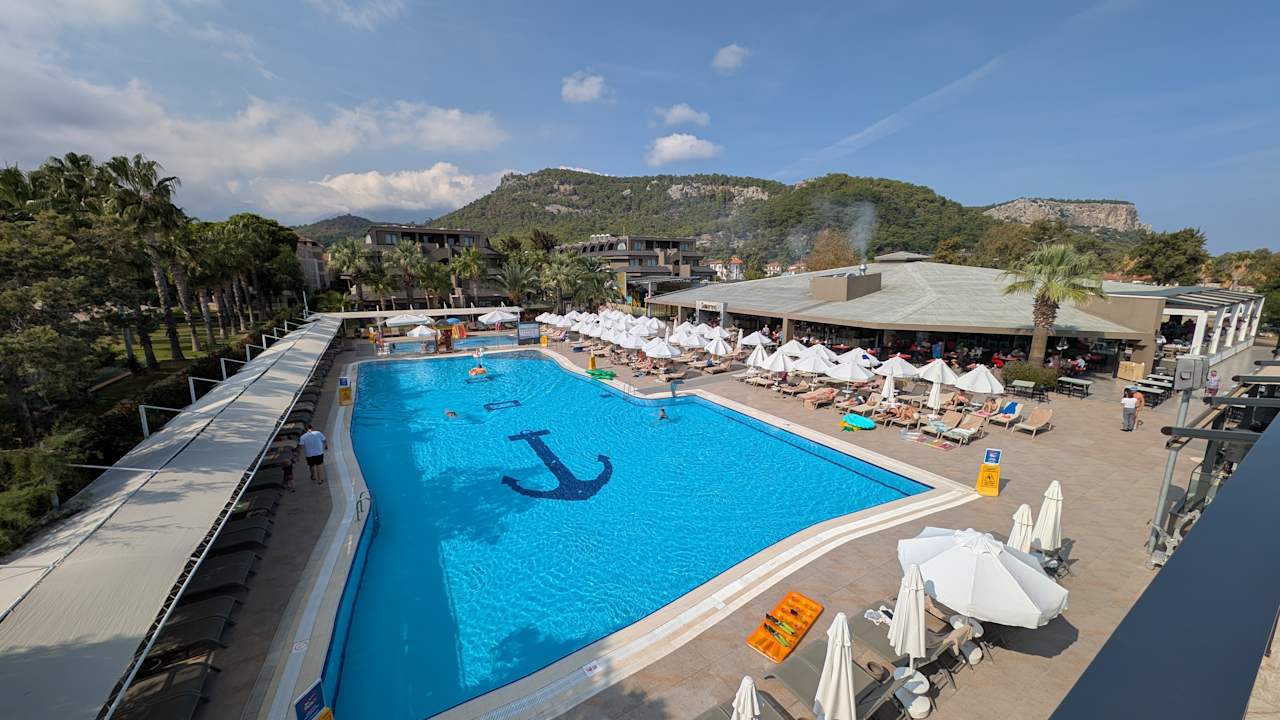 Außenansicht Sailor's Beach Club