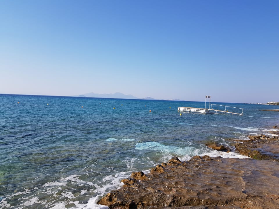 Strand Sovereign Beach Hotel