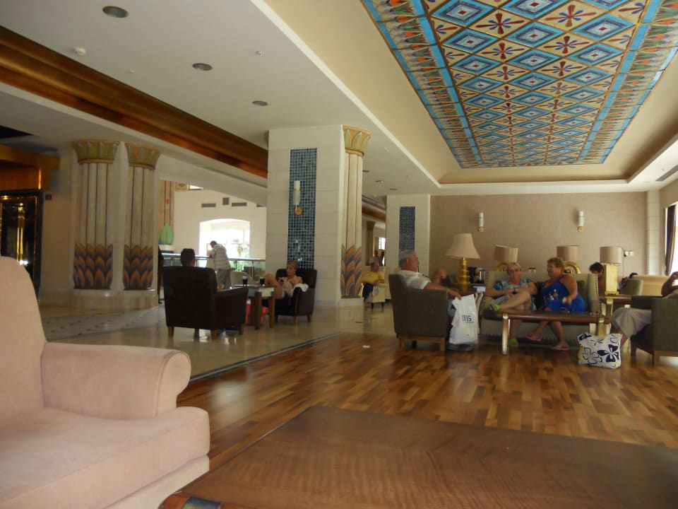 Возле ресепшена Horus Paradise Luxury Resort & Club