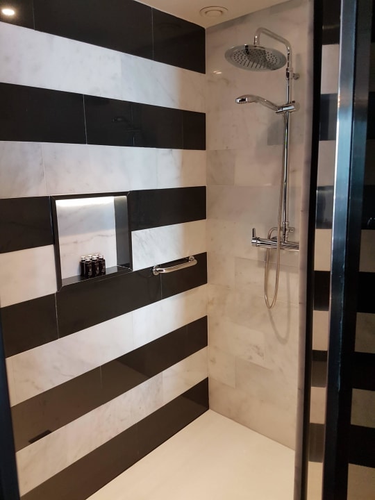Dusche mit Rainshower Hard Rock Hotel Tenerife
