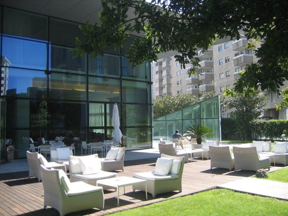 Hotelowy ogród Sheraton Porto Hotel & Spa