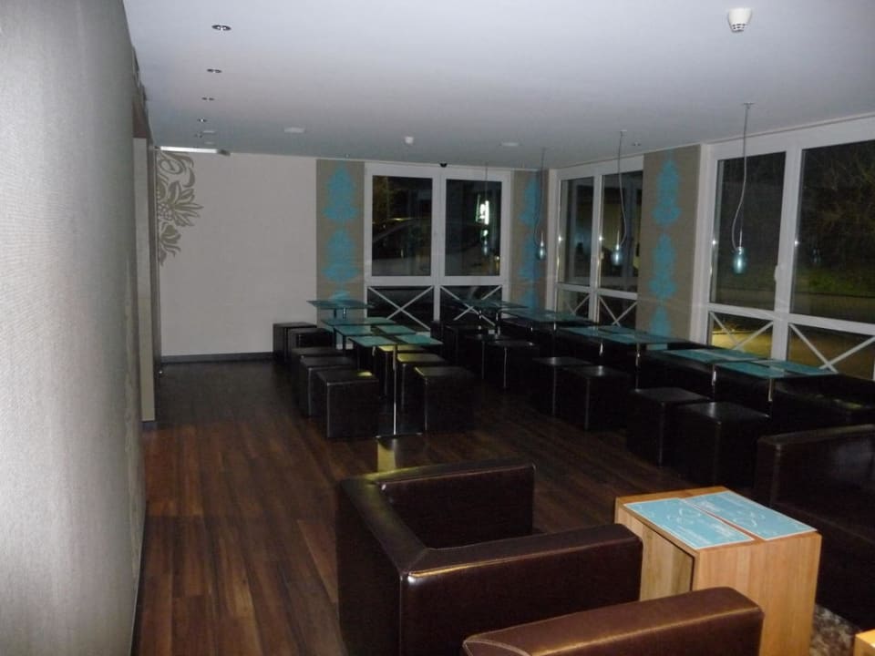 Sitzbereich B&B Hotel Düsseldorf-Ratingen
