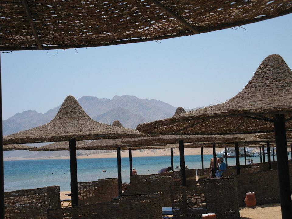 Strand am Hotel JAZ Dahabeya