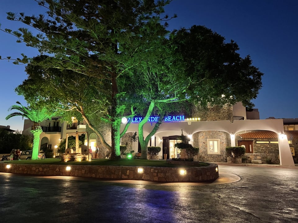 Außenansicht Alexander Beach Hotel & Village Resort