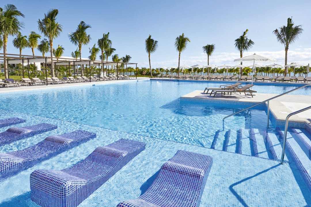 Pool Hotel Riu Palace Costa Mujeres