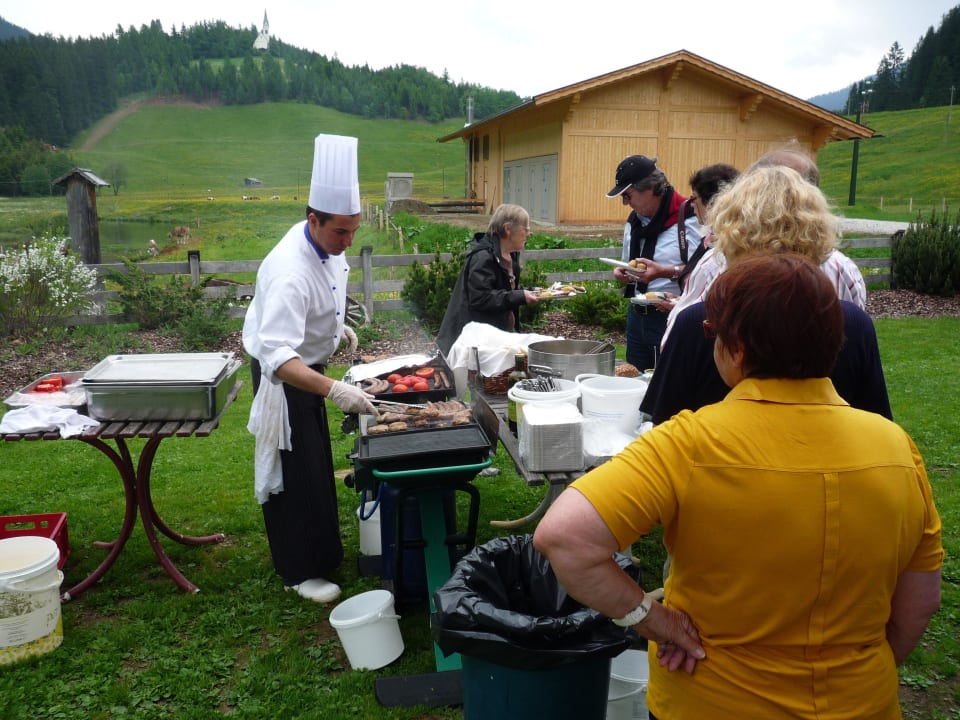 Grillen nach Talwanderung Sonklarhof