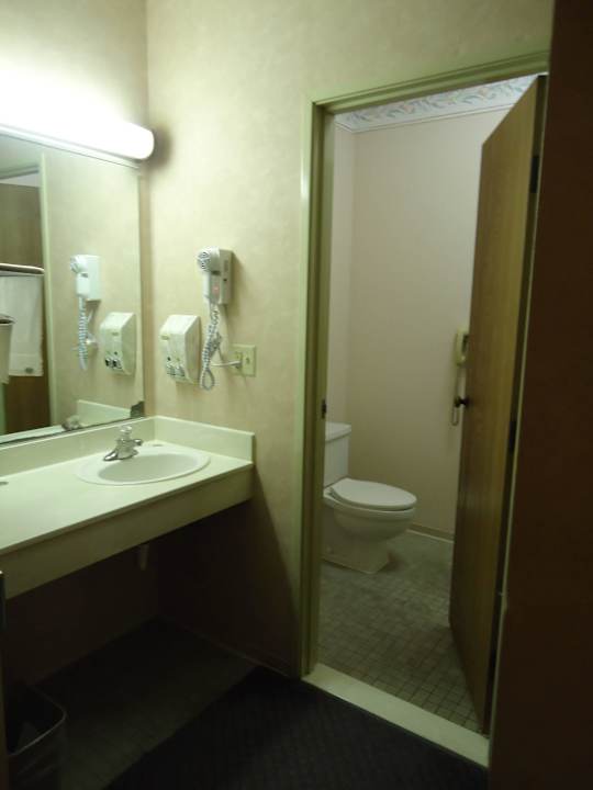 Bad halt Quality Inn Fresno