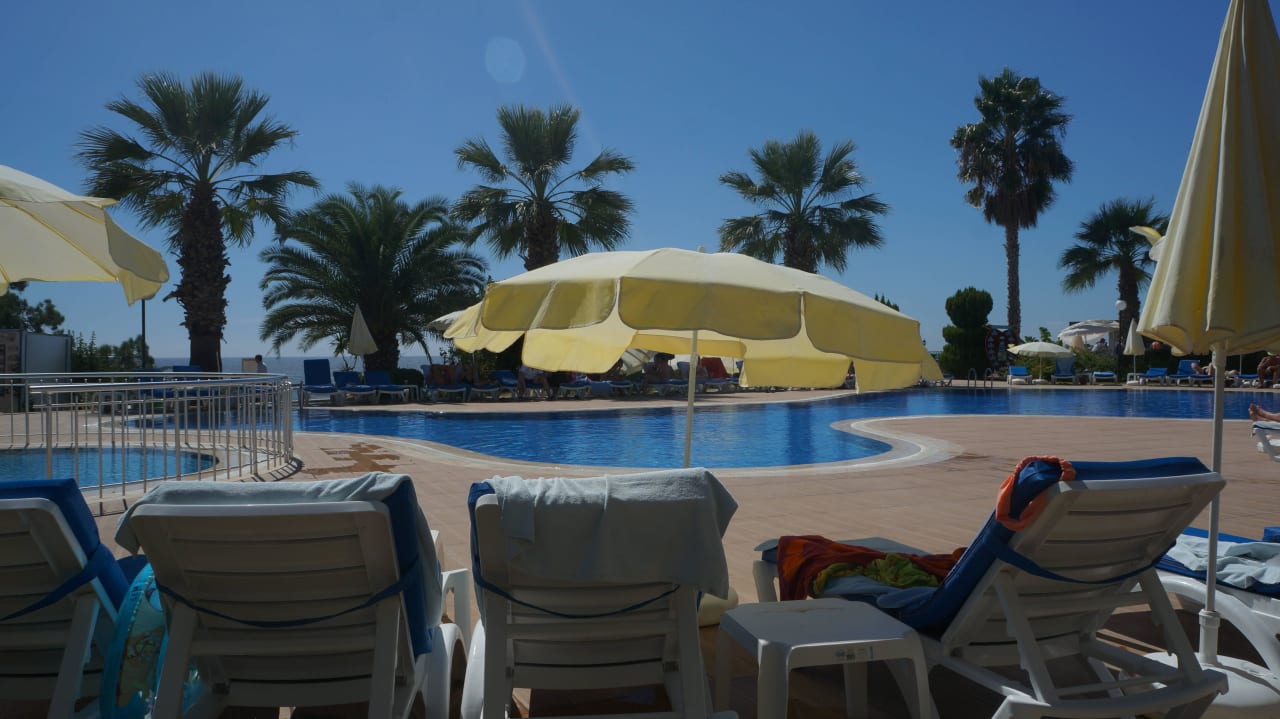 Basenowo Aska Bayview Resort