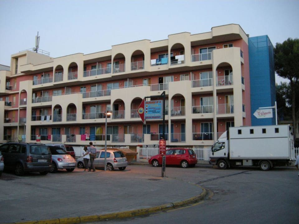 Hotel von der Straße aus Grupotel Alcudia Pins