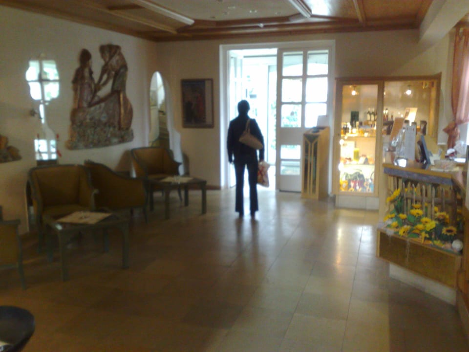 Eingangsbereich mit Rezeption Hotel Linderhof