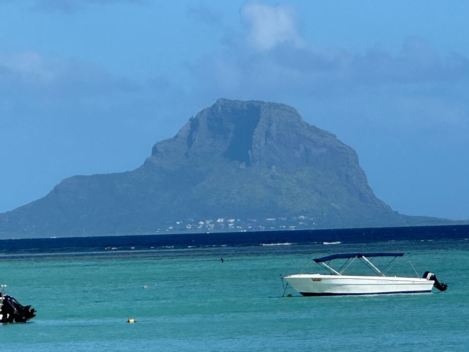 Strand La Pirogue Mauritius