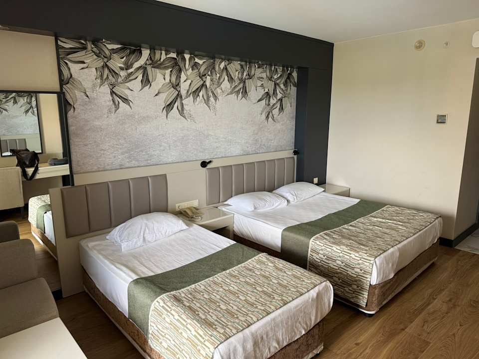 Zimmer Seaden Sea World Resort & Spa