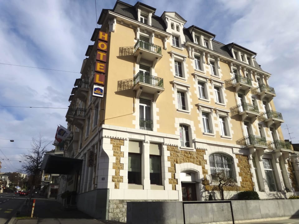 Vom Bahnhof kommend Best Western Plus Hotel Mirabeau