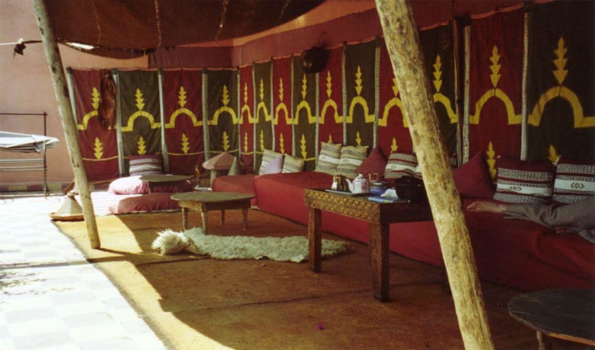 Gemütlich relaxen auf der Dachterrasse Hotel Riad Elsagaya