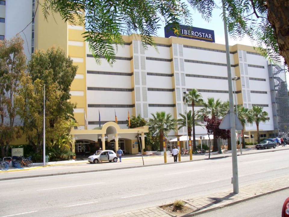 Frontansicht Iberostar Waves Ciudad Blanca