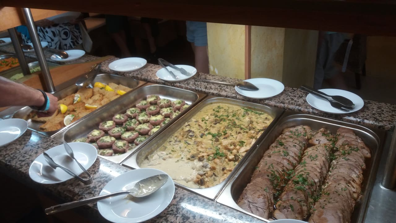 Gastro Laguna Beach Resort & Spa