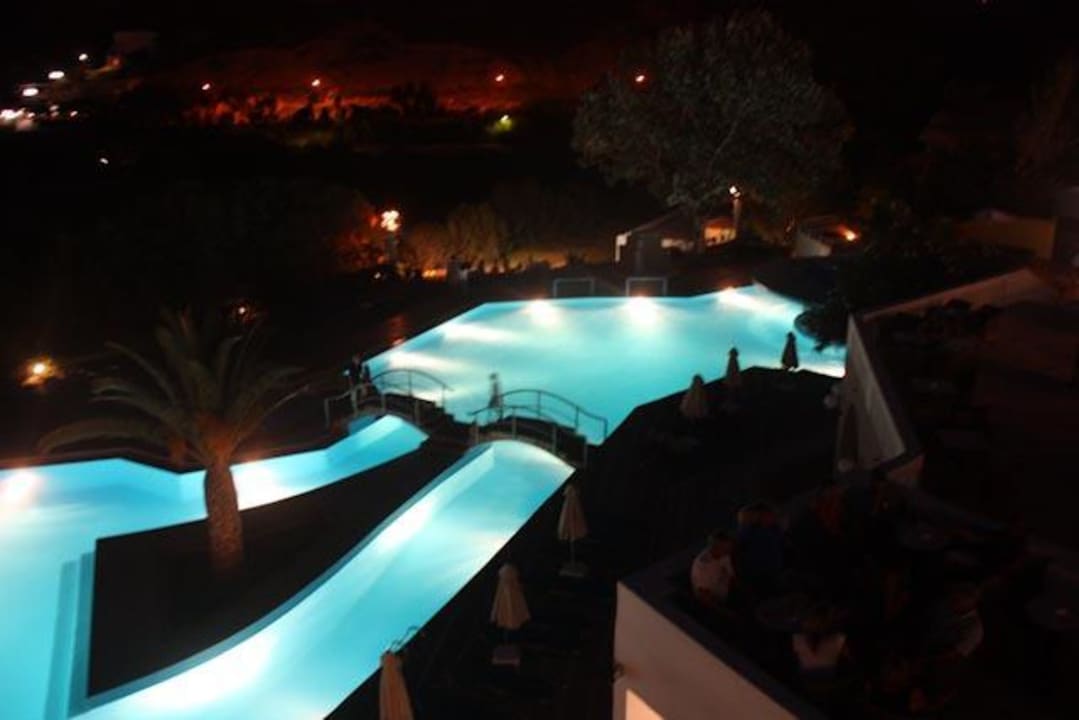 Pool bei Nacht Fodele Beach & Water Park Holiday Resort