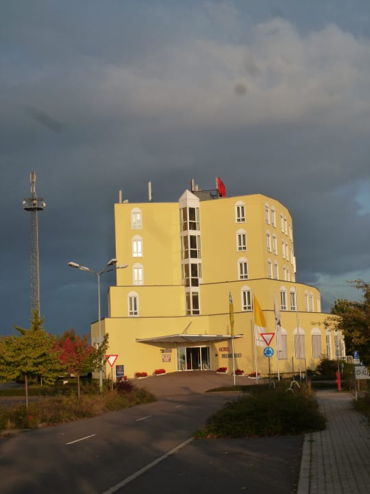 Hotel z zewnątrz H&S Hotel Belmondo Leipzig Airport
