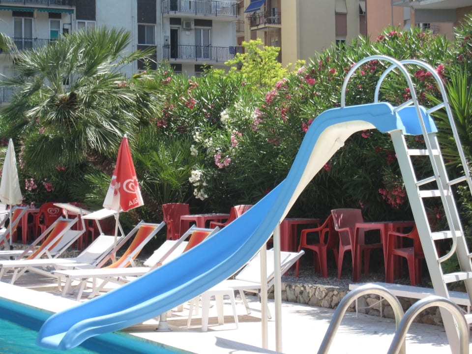 Slide Hotel Perla Marina