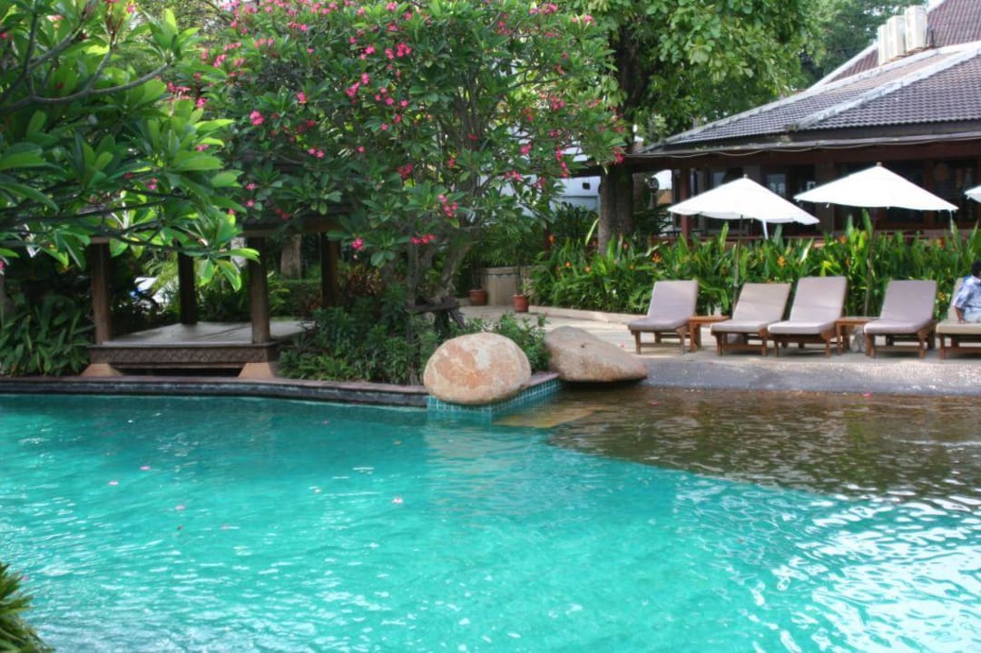 Großer Pool Woodlands Hotel & Resort