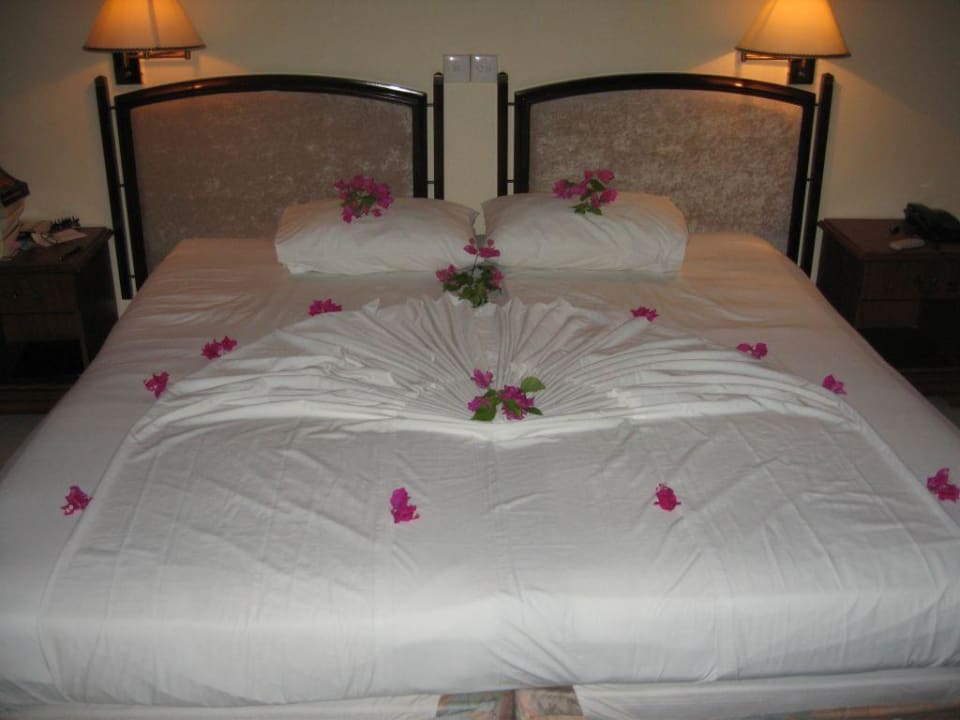 Zurechtgemachtes Bett Vilamendhoo Island Resort & Spa